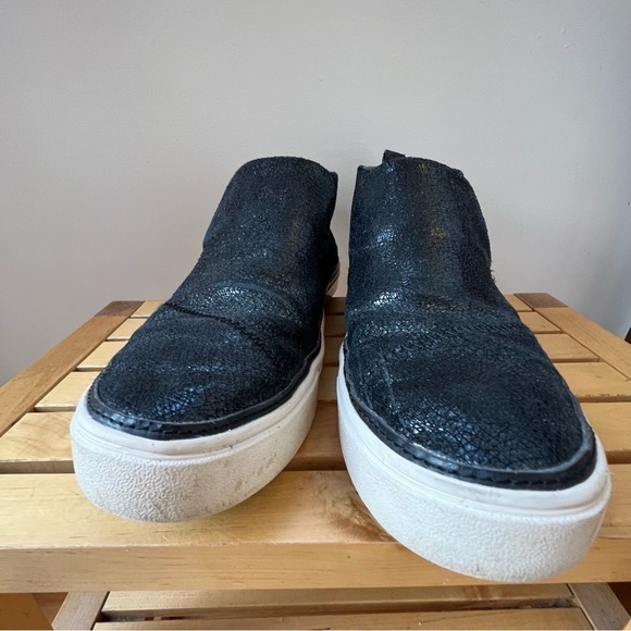 TOMS Black Slip On Booties 8 - Picture 2 of 8